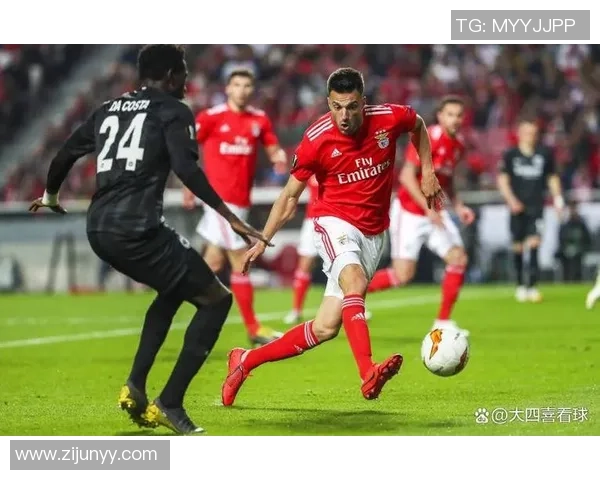 足球明星的防守反击技巧揭秘如何在比赛中迅速扭转局势提升球队胜算